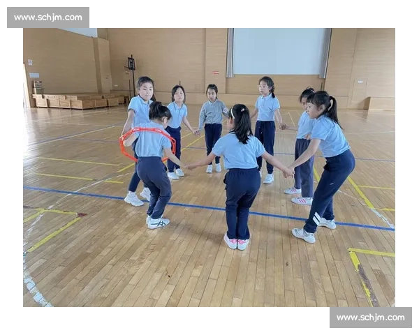 校园趣味运动会托乒乓球接力跑步比赛激发青春活力与团队协作精神